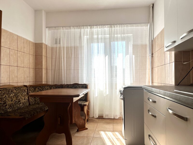 Sincai, apartament pentru familie, metrou, parc, piata